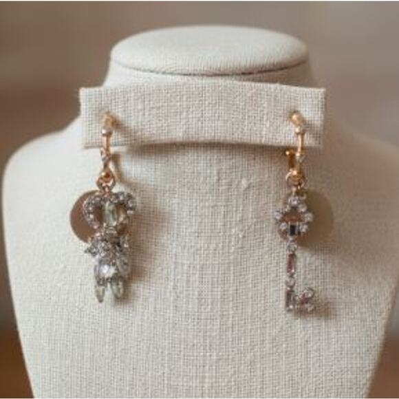 Banana Republic Women's Love Key Crystal Pave Drop Earrings NWT 49 - Picture 3 of 4